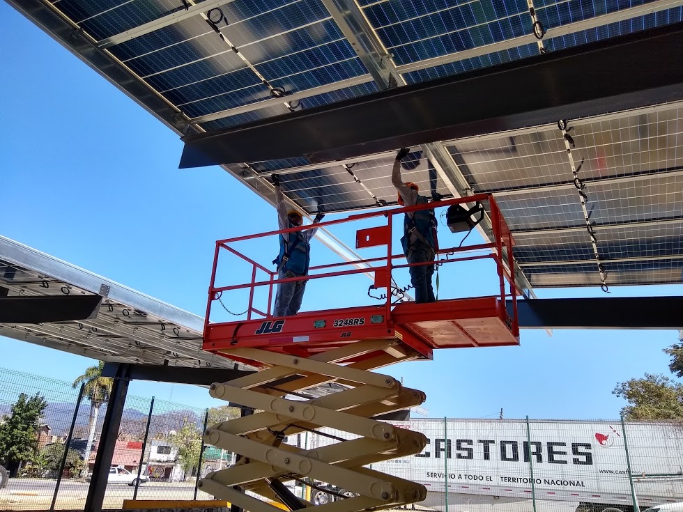 Paneles solares carport