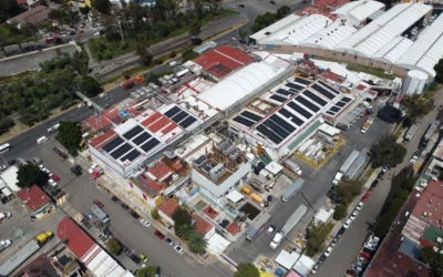 Paneles solares para naves industriales y CEDIS | Guía 2026