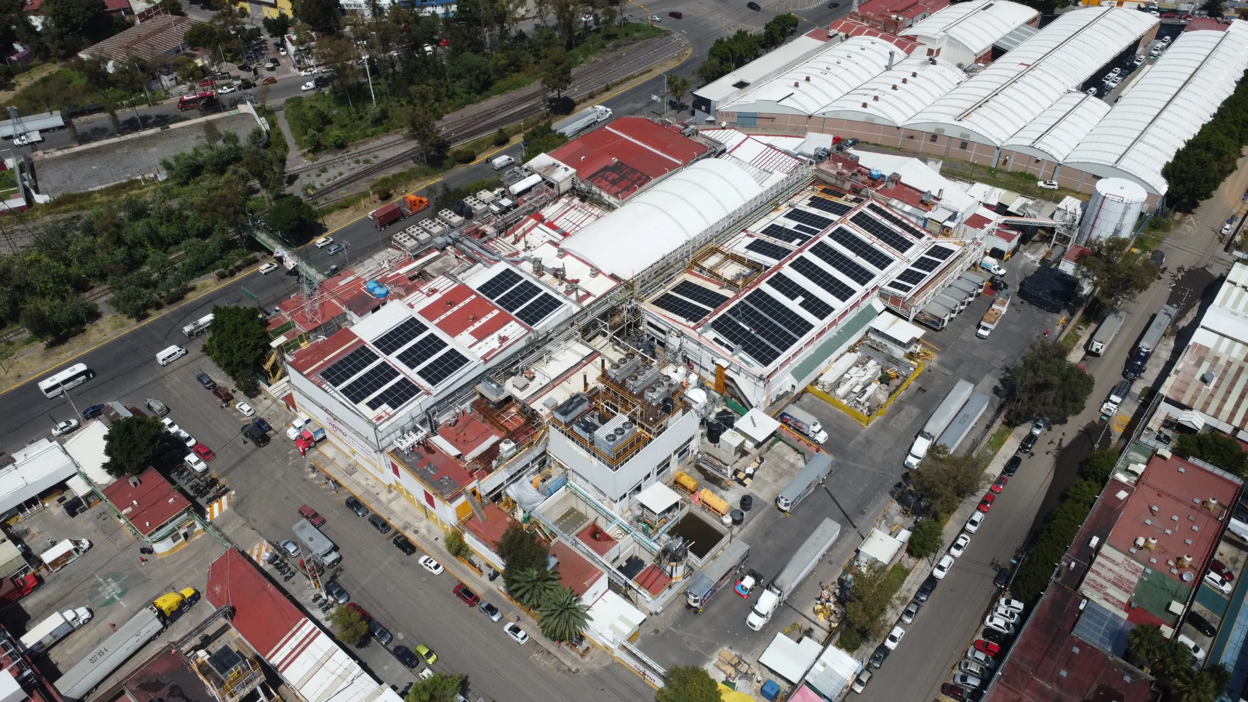 Paneles solares para naves industriales y CEDIS